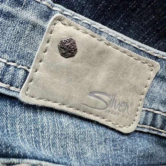 Women’s Silver Jeans Co. 
Style: Suki Mid Capris - Picture 4 of 8